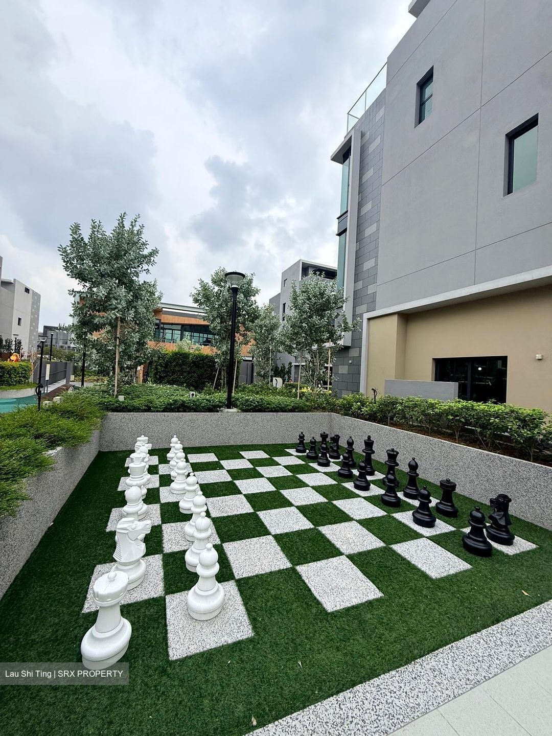 Belgravia Ace (D28), Terrace #635043131